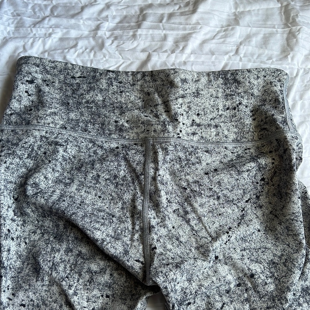 LULULEMON LEGGINGS!!